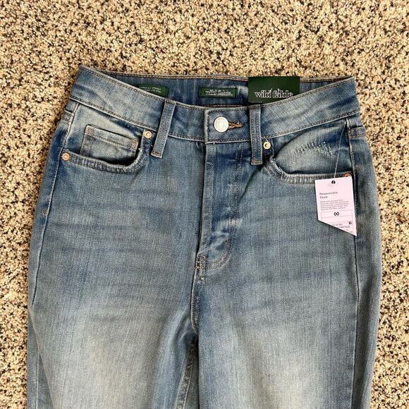 NWT Wild Fable Womens Super High Rise Jeans Slim Straight Size 00 Distressed - Picture 4 of 7